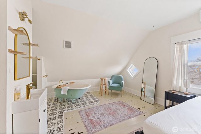 5060 E State Route 106, Union, WA 98592