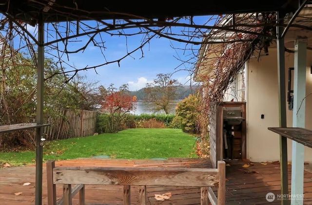 5060 E State Route 106, Union, WA 98592