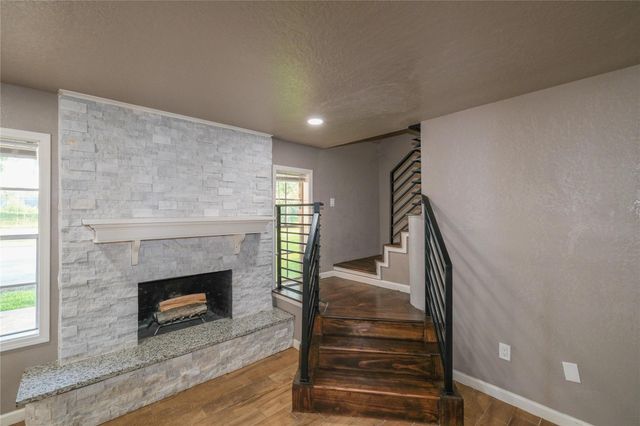108 Otter Trail, Lake Jackson, TX 77566