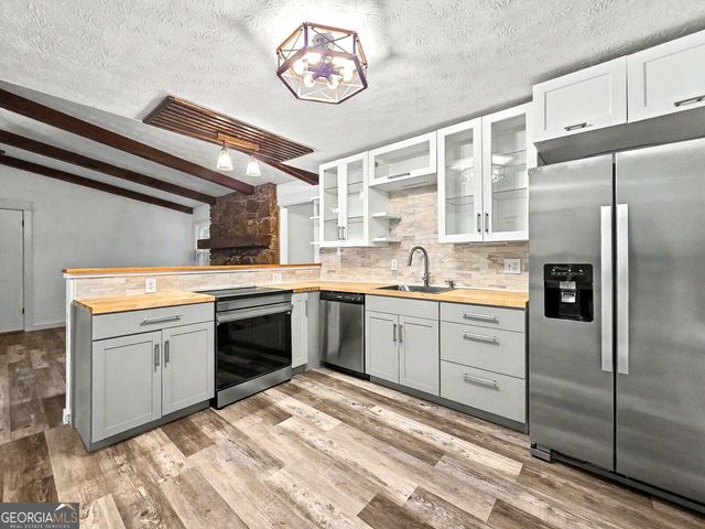 2704 Kozy Court NE, Marietta, GA 30066