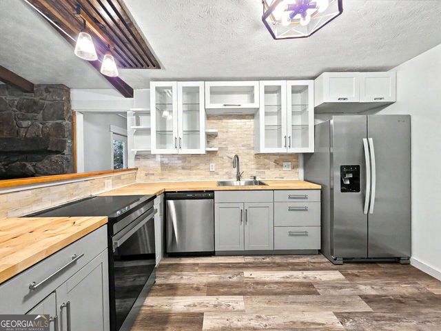 2704 Kozy Court NE, Marietta, GA 30066