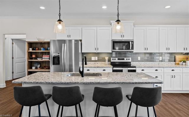 222 Fox Meadow Lane, Winston-salem, NC 27107