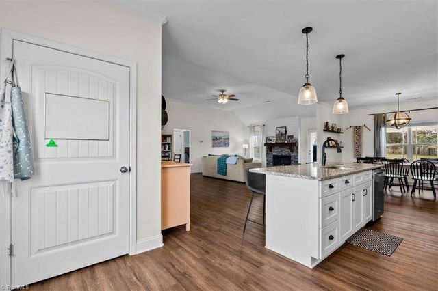 222 Fox Meadow Lane, Winston-salem, NC 27107