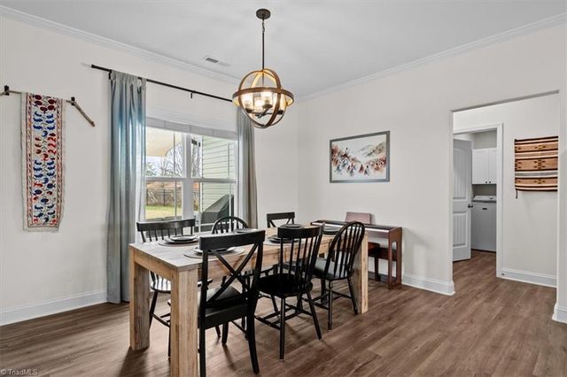 222 Fox Meadow Lane, Winston-salem, NC 27107