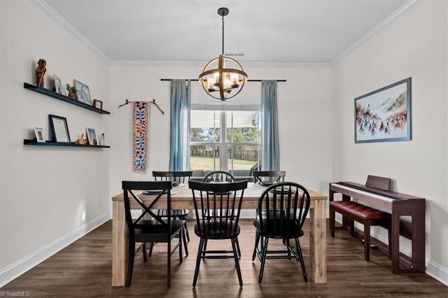 222 Fox Meadow Lane, Winston-salem, NC 27107