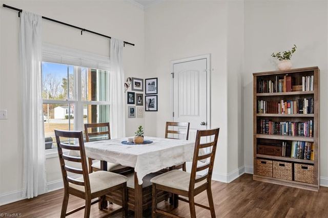 222 Fox Meadow Lane, Winston-salem, NC 27107