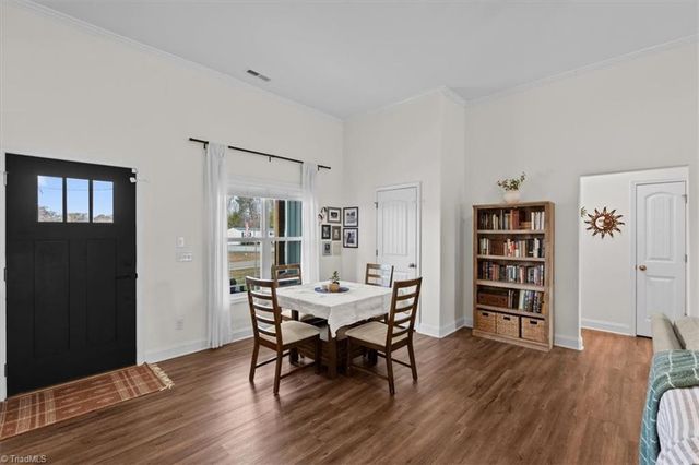 222 Fox Meadow Lane, Winston-salem, NC 27107