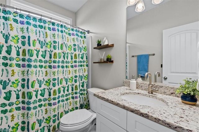 222 Fox Meadow Lane, Winston-salem, NC 27107