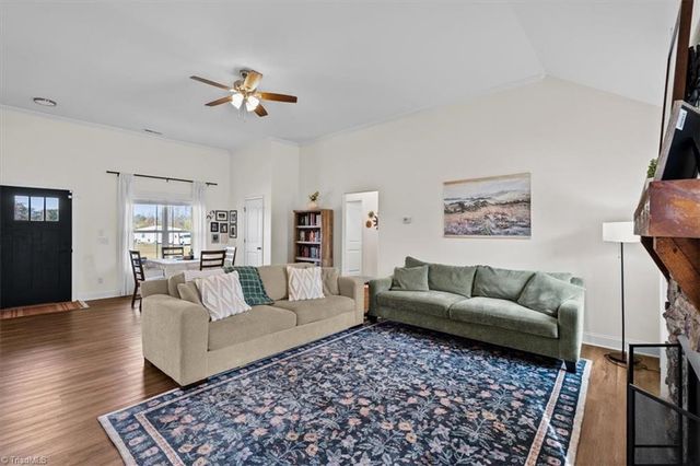 222 Fox Meadow Lane, Winston-salem, NC 27107