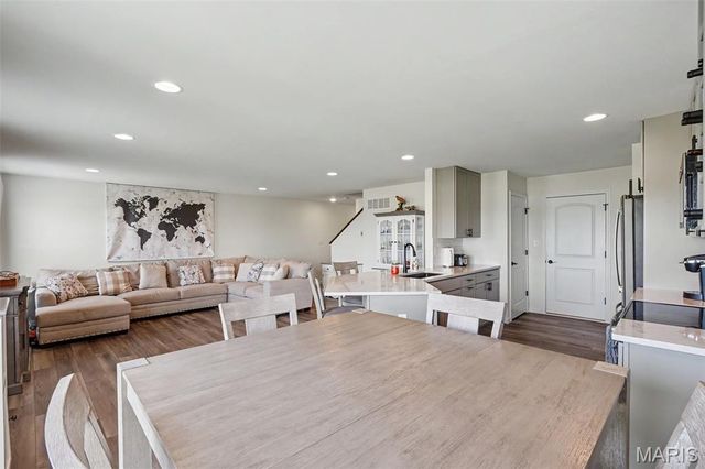 130 Baycrest Court, St Charles, MO 63301