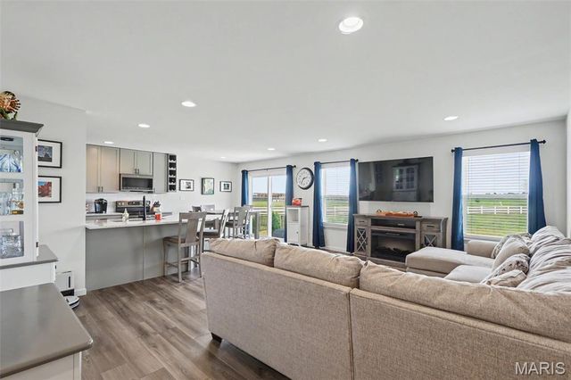 130 Baycrest Court, St Charles, MO 63301