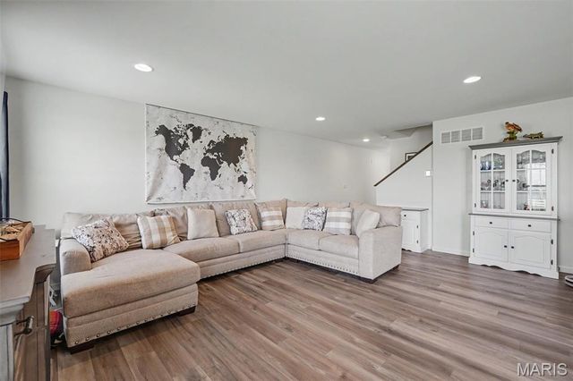 130 Baycrest Court, St Charles, MO 63301