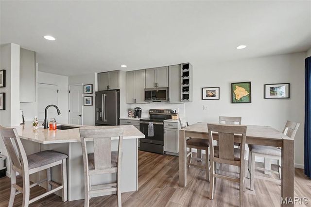 130 Baycrest Court, St Charles, MO 63301