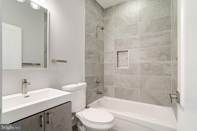 5005 WALNUT ST, Philadelphia, PA 19139