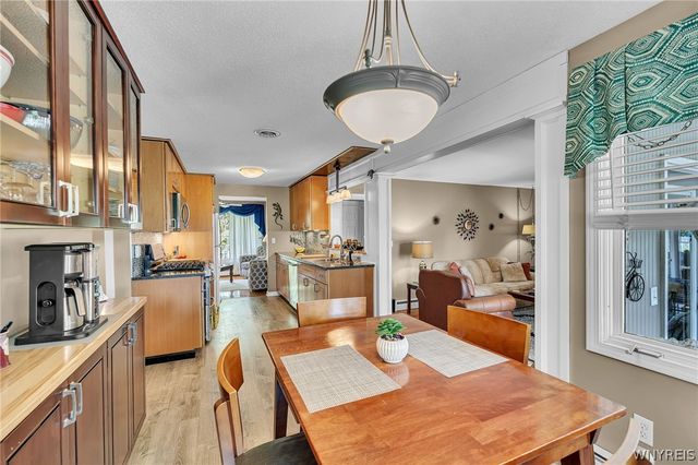 6151 Clarence Lane North, Clarence, NY 14051