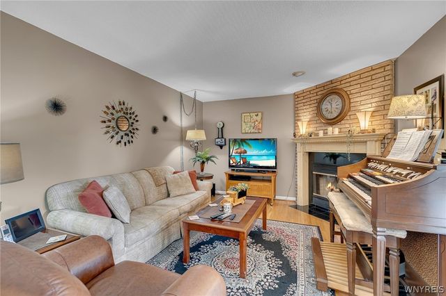 6151 Clarence Lane North, Clarence, NY 14051
