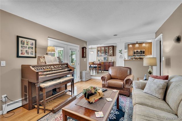 6151 Clarence Lane North, Clarence, NY 14051