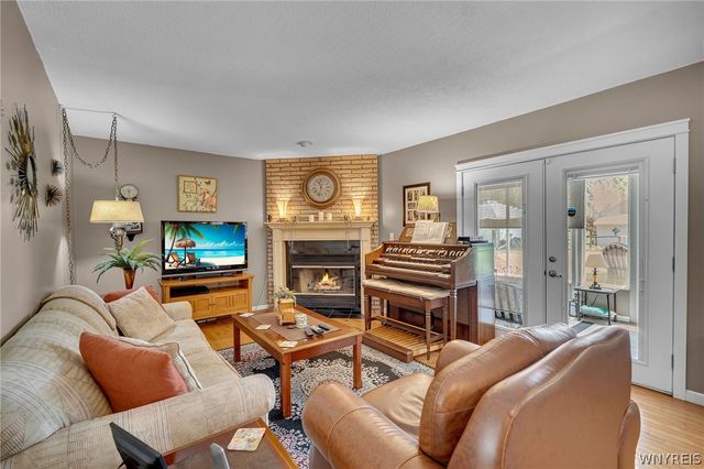 6151 Clarence Lane North, Clarence, NY 14051