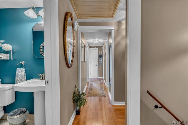 6151 Clarence Lane North, Clarence, NY 14051