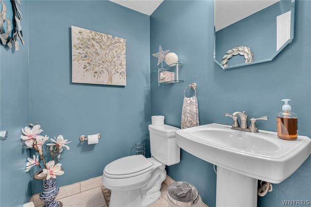6151 Clarence Lane North, Clarence, NY 14051