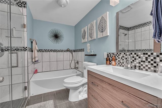 6151 Clarence Lane North, Clarence, NY 14051