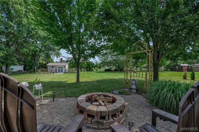 6151 Clarence Lane North, Clarence, NY 14051