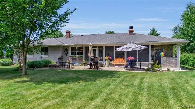 6151 Clarence Lane North, Clarence, NY 14051