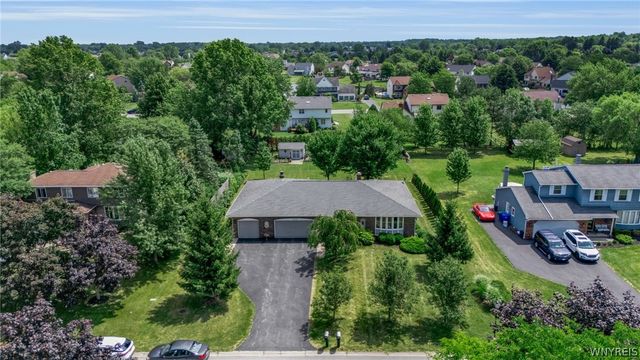 6151 Clarence Lane North, Clarence, NY 14051