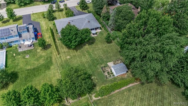6151 Clarence Lane North, Clarence, NY 14051