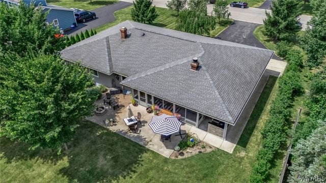 6151 Clarence Lane North, Clarence, NY 14051