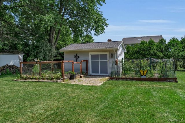 6151 Clarence Lane North, Clarence, NY 14051