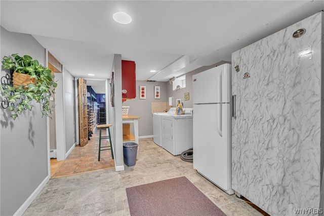 6151 Clarence Lane North, Clarence, NY 14051