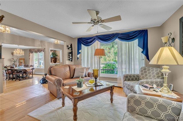 6151 Clarence Lane North, Clarence, NY 14051