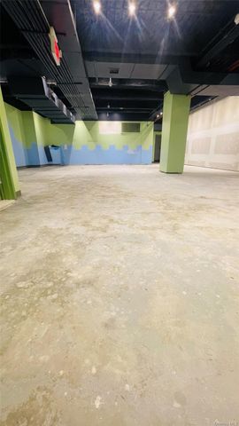 13517 Northern Boulevard Store, Flushing, NY 11354