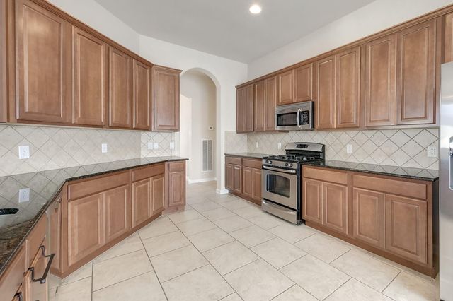 22 Powers Bend Way, The Woodlands, TX 77382