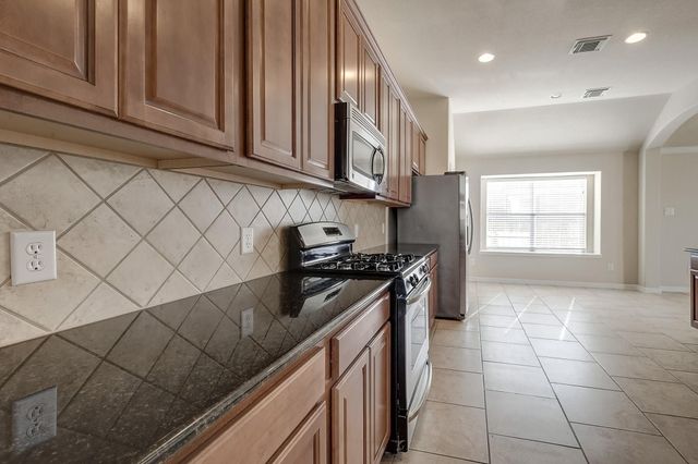 22 Powers Bend Way, The Woodlands, TX 77382