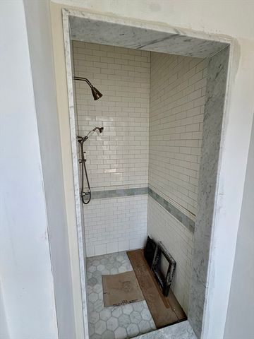 33 Brewster 33, Cambridge, MA 02138