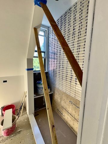 33 Brewster 33, Cambridge, MA 02138
