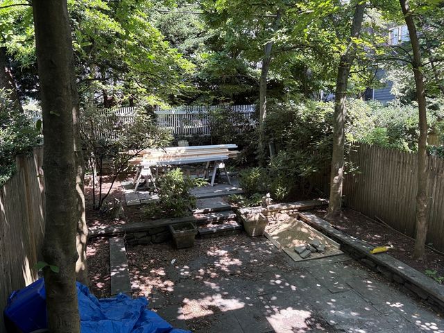 33 Brewster 33, Cambridge, MA 02138