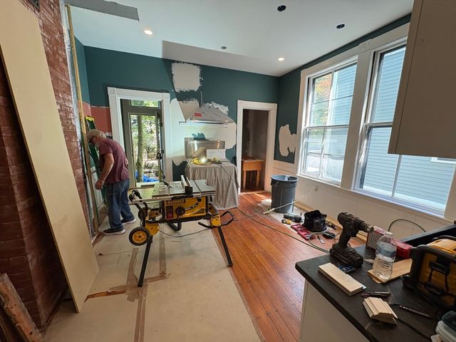 33 Brewster 33, Cambridge, MA 02138