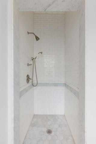 33 Brewster 33, Cambridge, MA 02138