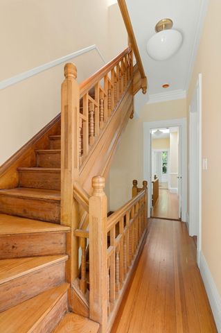 33 Brewster 33, Cambridge, MA 02138