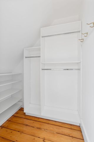 33 Brewster 33, Cambridge, MA 02138