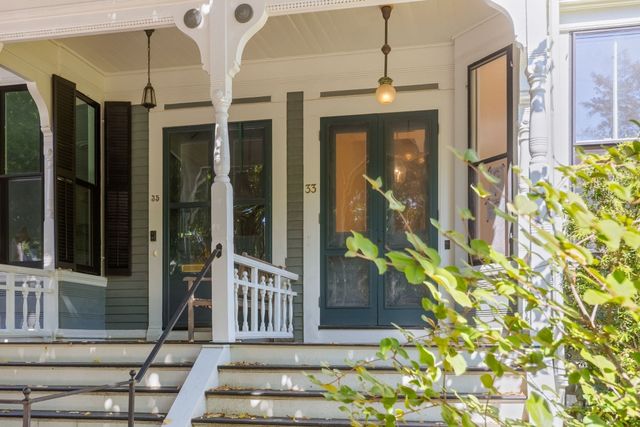 33 Brewster 33, Cambridge, MA 02138