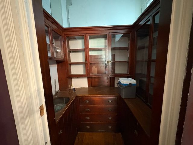 33 Brewster 33, Cambridge, MA 02138