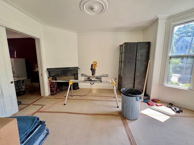 33 Brewster 33, Cambridge, MA 02138