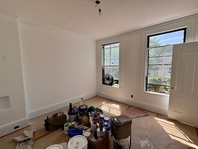 33 Brewster 33, Cambridge, MA 02138