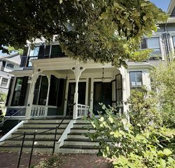 33 Brewster 33, Cambridge, MA 02138