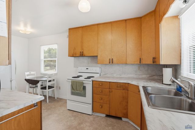1443 WILLARD ST, Sturgis, SD 57785