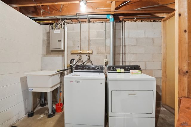 1443 WILLARD ST, Sturgis, SD 57785